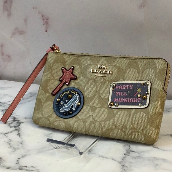 NWOT Coach Zippered Wristlet - Picture 1 of 4